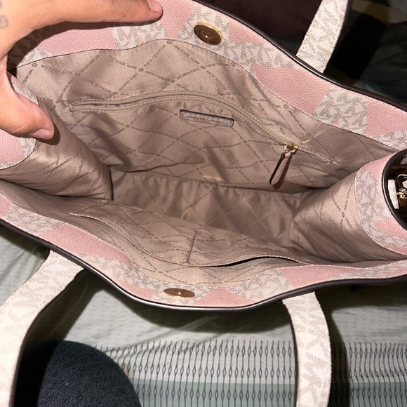 MK Kenly Large Tote Satchel Bag BRAND NEW ! - Picture 3 of 3